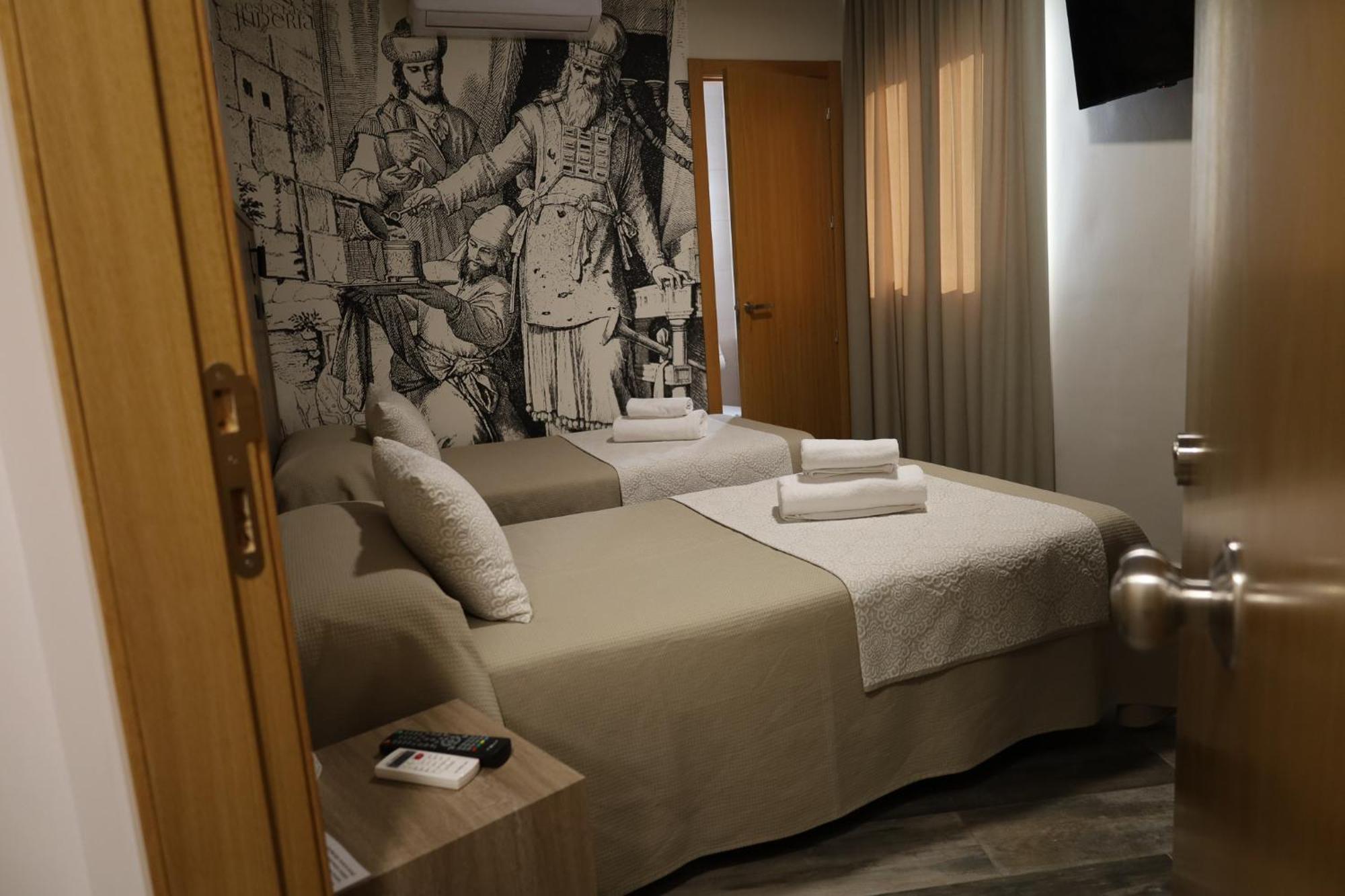 Hospedium Dlj Hostal Tematico Desde La Juderia Arjona Kültér fotó